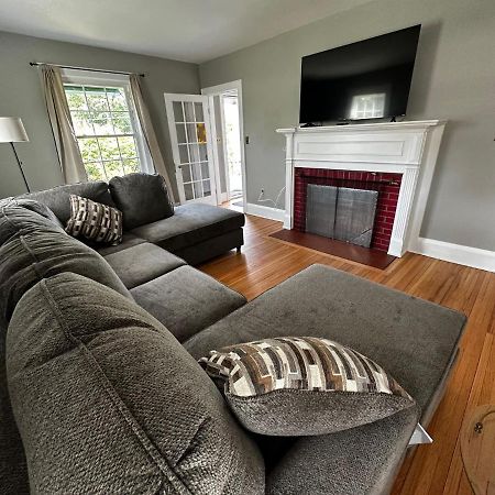 Cute Cape Cod Style Home Pittsfield Bagian luar foto