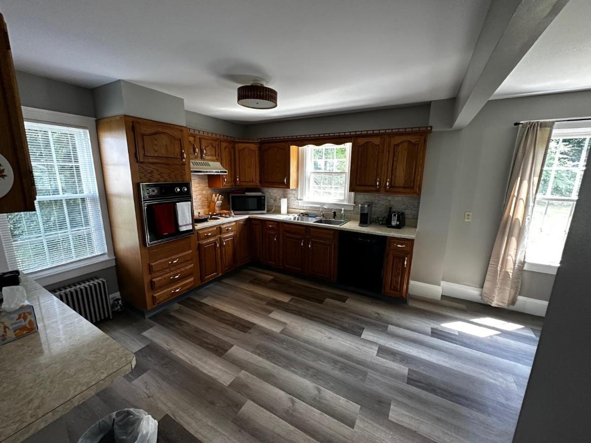 Cute Cape Cod Style Home Pittsfield Bagian luar foto