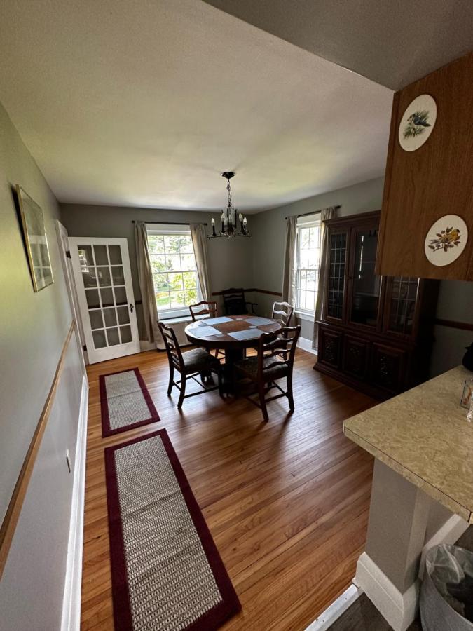 Cute Cape Cod Style Home Pittsfield Bagian luar foto
