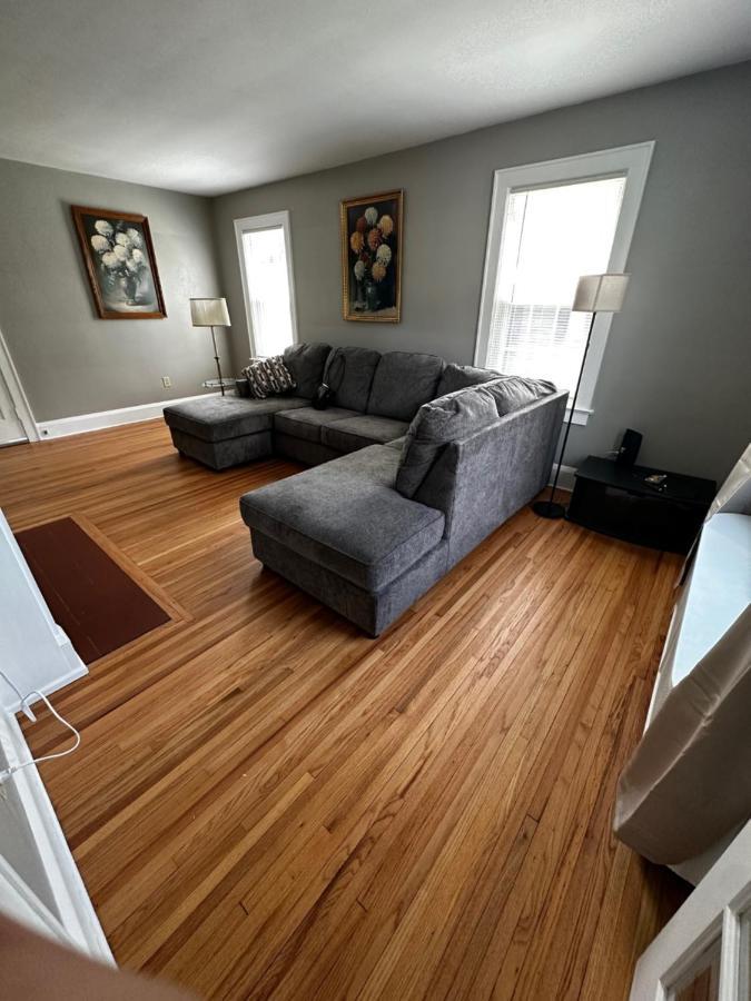 Cute Cape Cod Style Home Pittsfield Bagian luar foto
