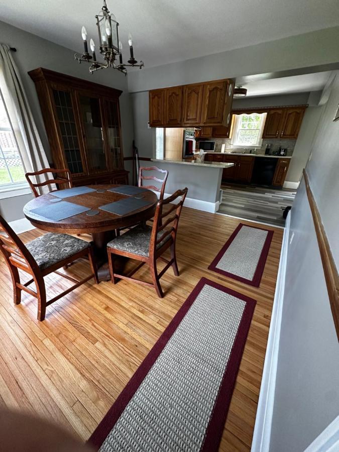 Cute Cape Cod Style Home Pittsfield Bagian luar foto